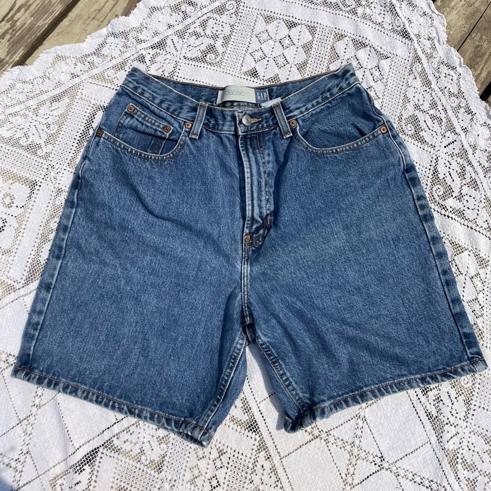 Classic Vintage Gap mom jean shorts